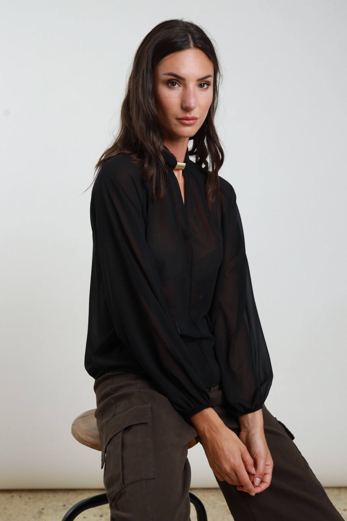 Blusa georgette dettaglio oro