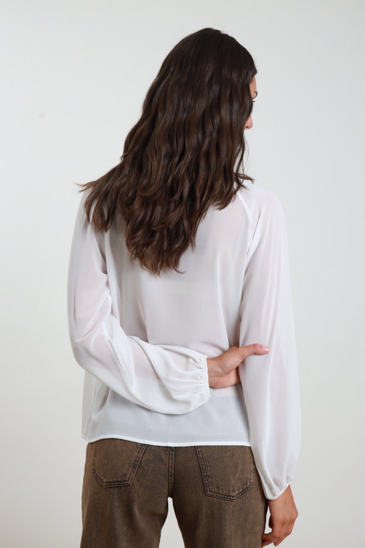 Blusa georgette dettaglio oro